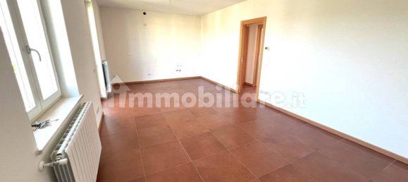 Apartamento de 2 dormitorios en Montichiari, Italy No. 306198 2