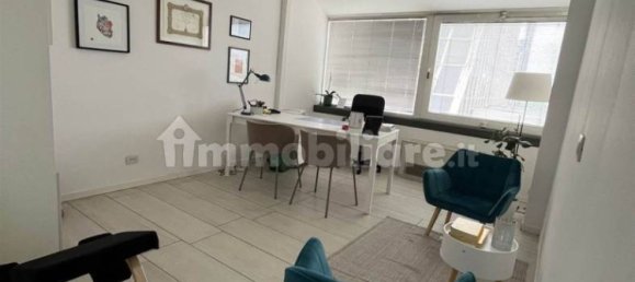 Escritório de 4 divisões em Modena, Italy N.º 198961 13