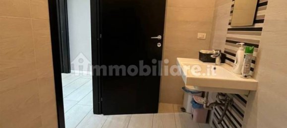 Escritório de 4 divisões em Modena, Italy N.º 198961 16