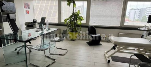 Escritório de 4 divisões em Modena, Italy N.º 198961 6