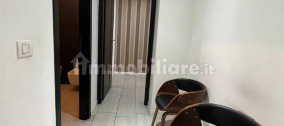 Escritório de 4 divisões em Modena, Italy N.º 198961 11