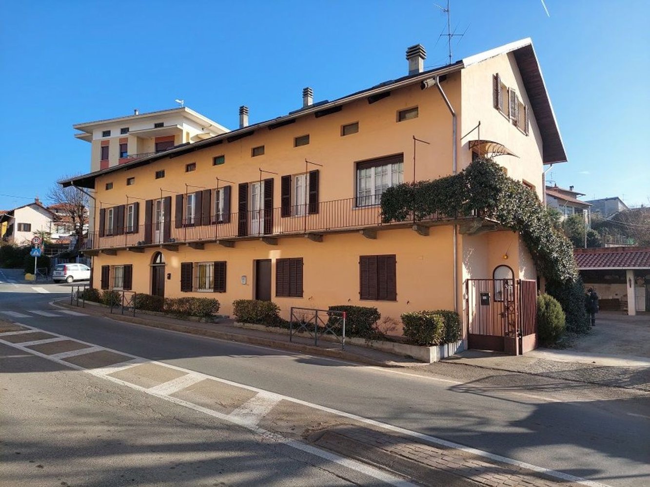 Дом с 10 комнатами в Коссато, Италия № 81121