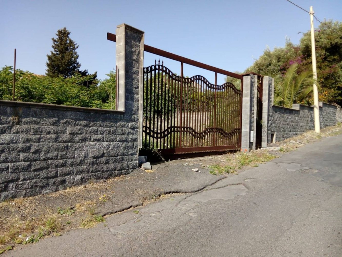 Terreno en Catania, Italy 1800 m² No. 157109