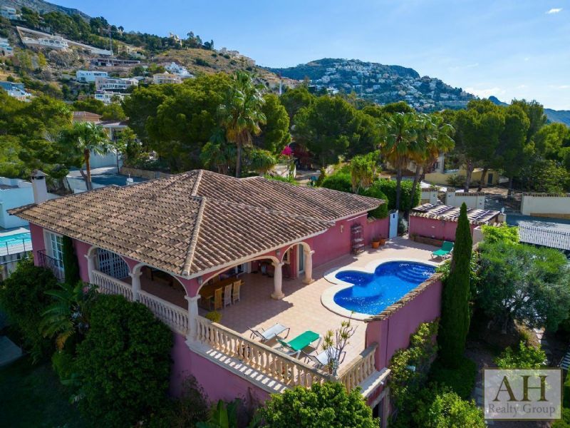 Casa de 3 dormitorios en Altea, Spain No. 195066