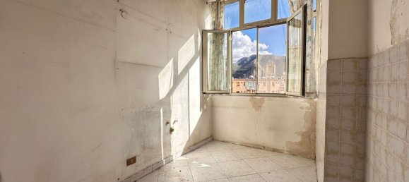 3-salle Appartement à Palermo, Italy No. 214996 6