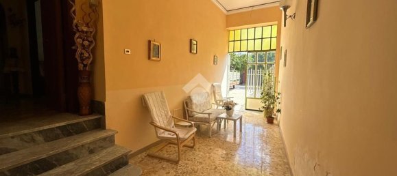 206m² Building in Naples, Italy No. 8843 6