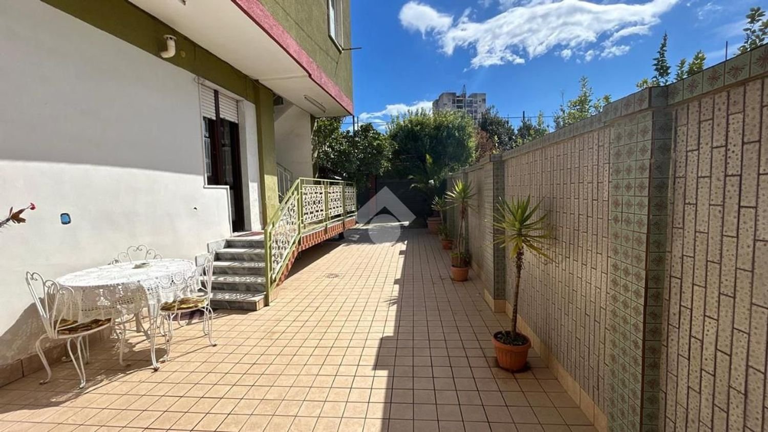 206m² Building in Naples, Italy No. 8843