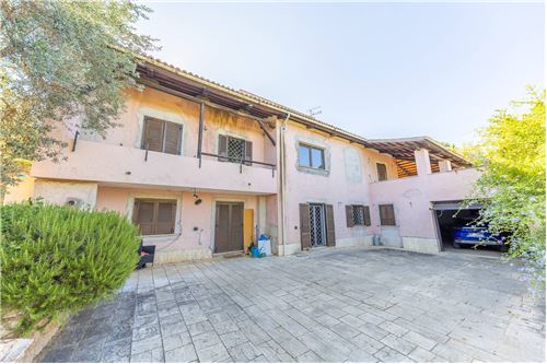 3 chambres Villa à Tivoli, Italy No. 279169