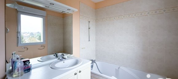 5 bedrooms House in Noiseau, France No. 316209 9