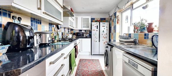 4 غرف نوم منزل في Hayes, United Kingdom رقم 5047 5