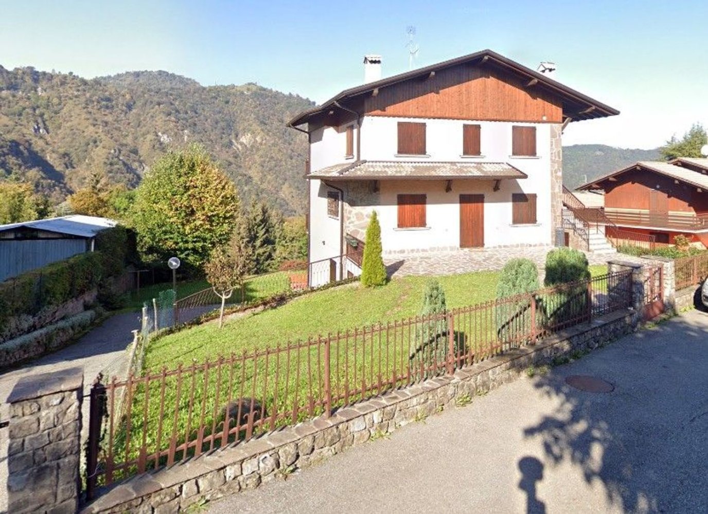 4 bedrooms Apartment in Selvino, Italy No. 387795