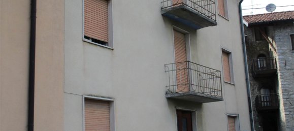 4 bedrooms House in Capizzone, Italy No. 354303 3