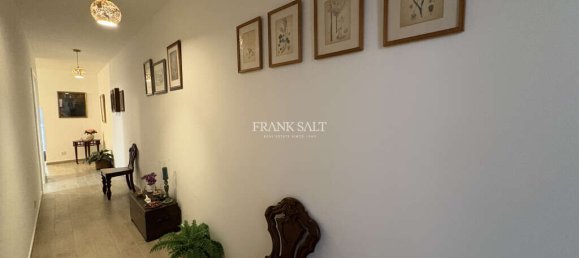 3 bedrooms Apartment in Saint Julian's, Malta No. 10646 6