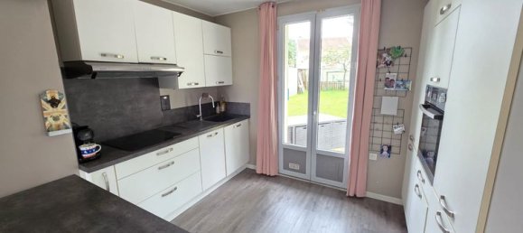 3 bedrooms House in Asnieres-sur-Oise, France No. 303495 2
