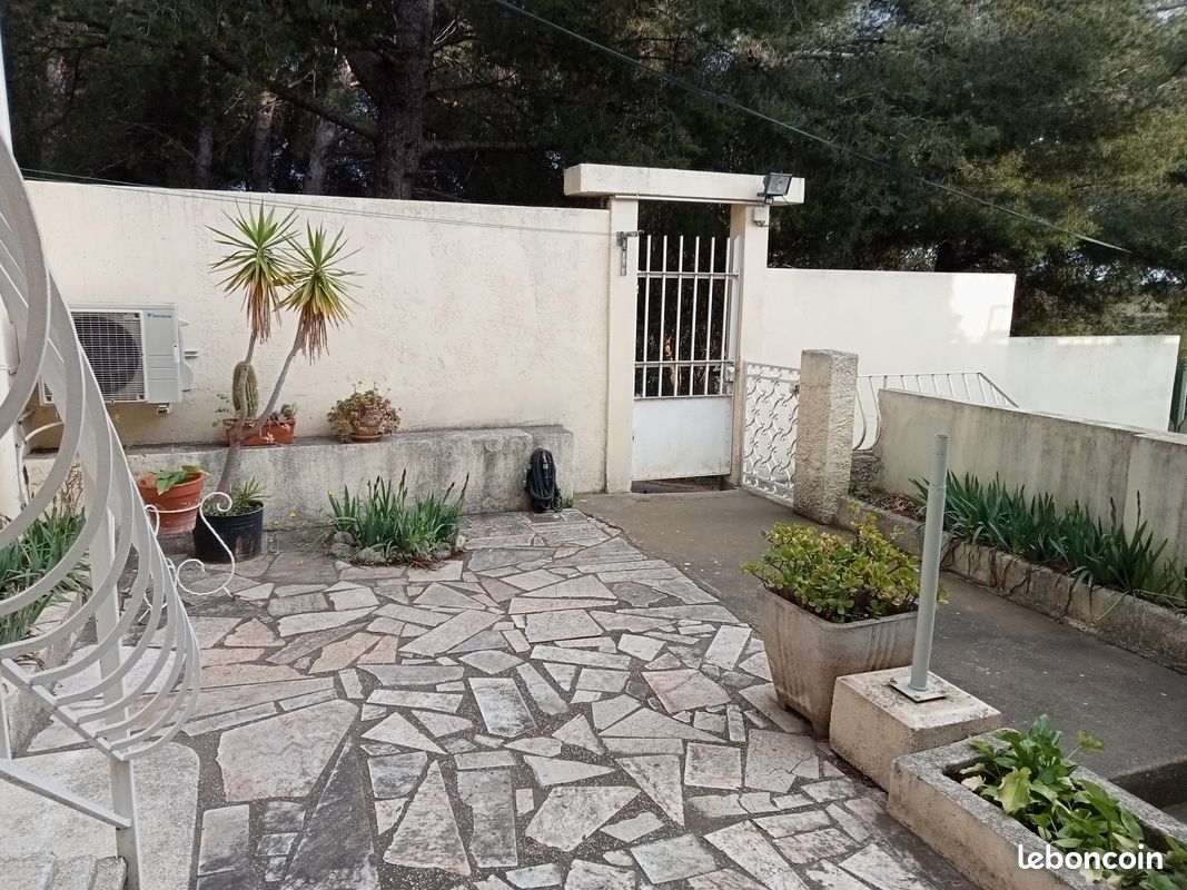 2 chambres Appartement à Toulon, France No. 297346