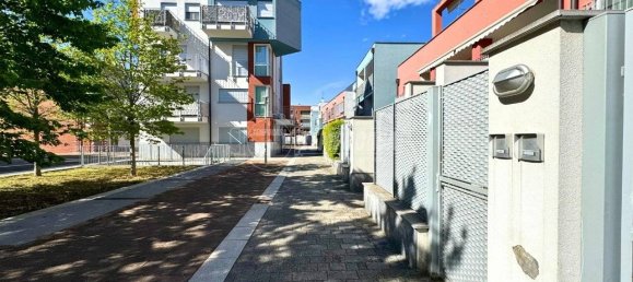 Квартира с 4 спальнями в Колоньо Монцезе, Италия № 210282 32