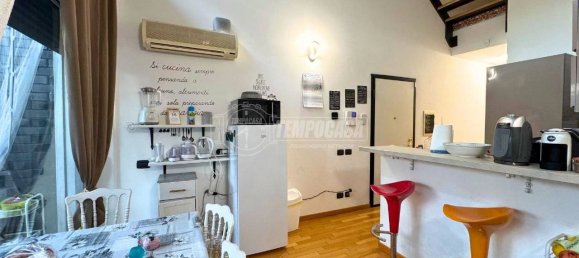 Квартира с 4 спальнями в Колоньо Монцезе, Италия № 210282 3