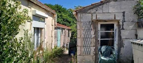 3 bedrooms House in Rochefort, France No. 317719 9