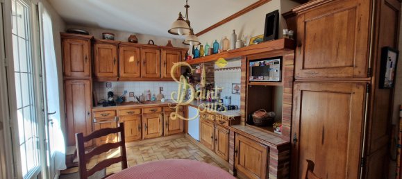 5 bedrooms House in Richelieu, France No. 71792 12