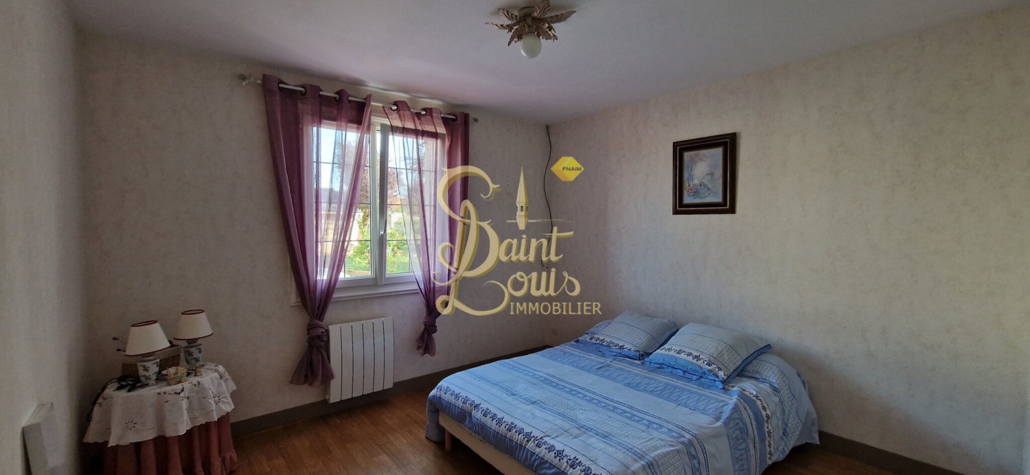 5 bedrooms House in Richelieu, France No. 71792