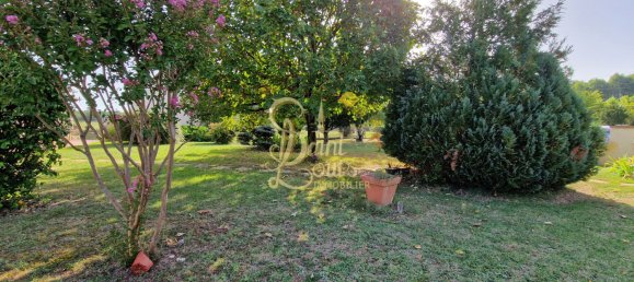 5 bedrooms House in Richelieu, France No. 71792 6