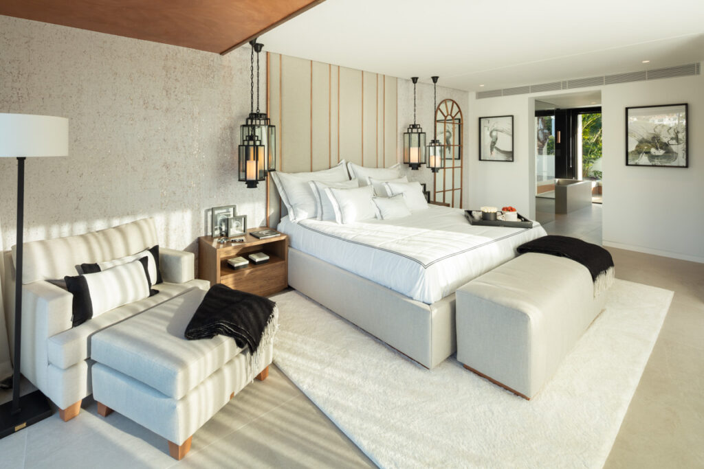 Villa de 5 dormitorios en Marbella, Spain No. 95245