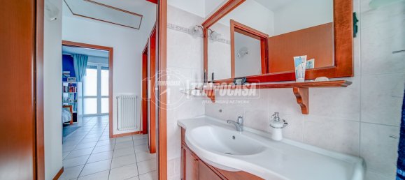 4-salle Maison à Robecchetto con Induno, Italy No. 197538 38