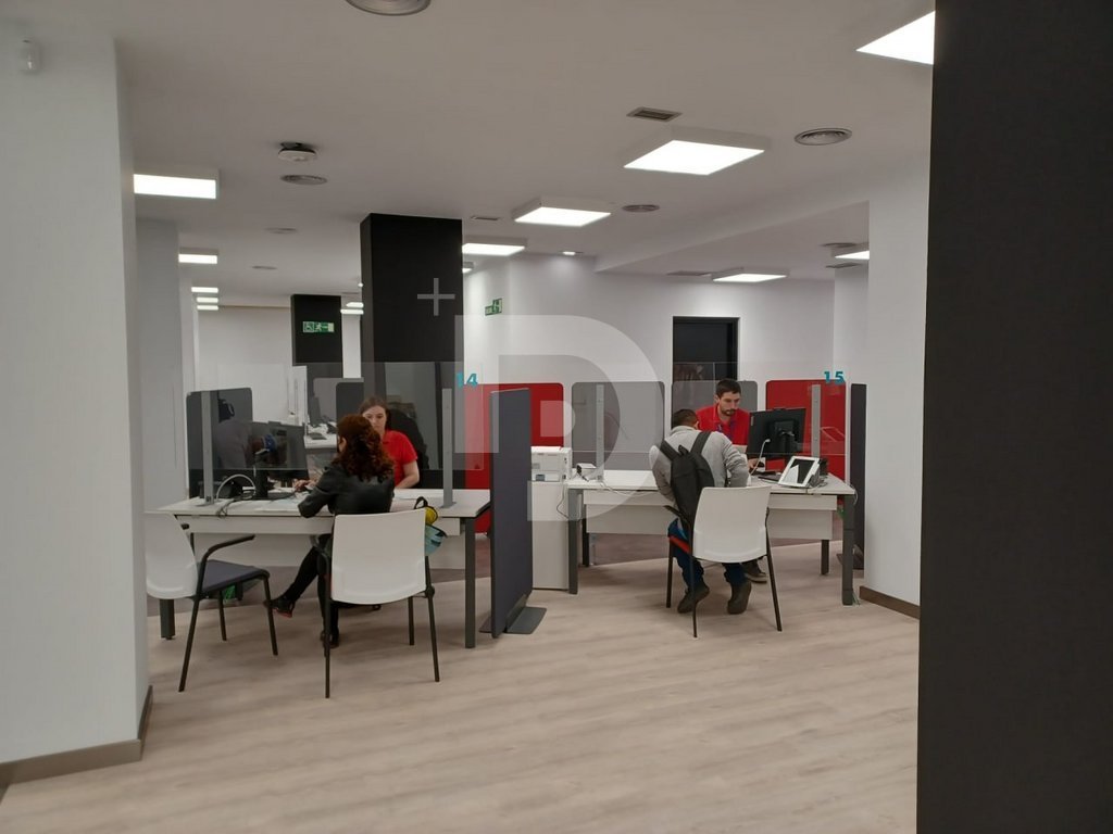 Bureau à L'Eixample, Spain 990m² No. 294074