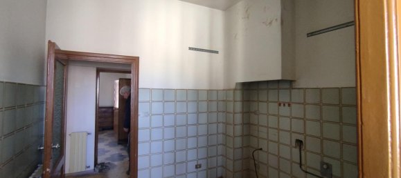 3 rooms Apartment in Vicchio, Italy No. 117446 8