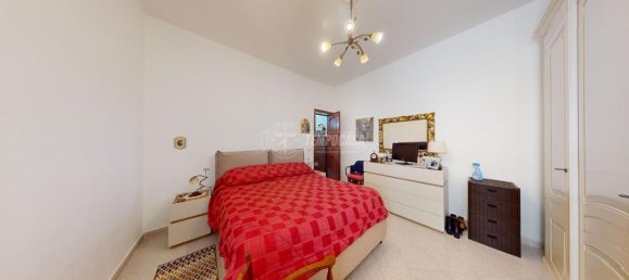5 rooms Apartment in Lecce, Italy No. 18387 8