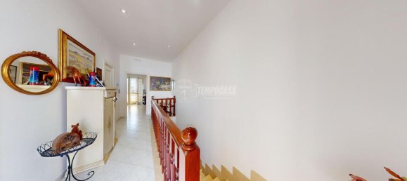 5 rooms Apartment in Lecce, Italy No. 18387 10