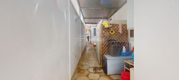 5 rooms Apartment in Lecce, Italy No. 18387 15
