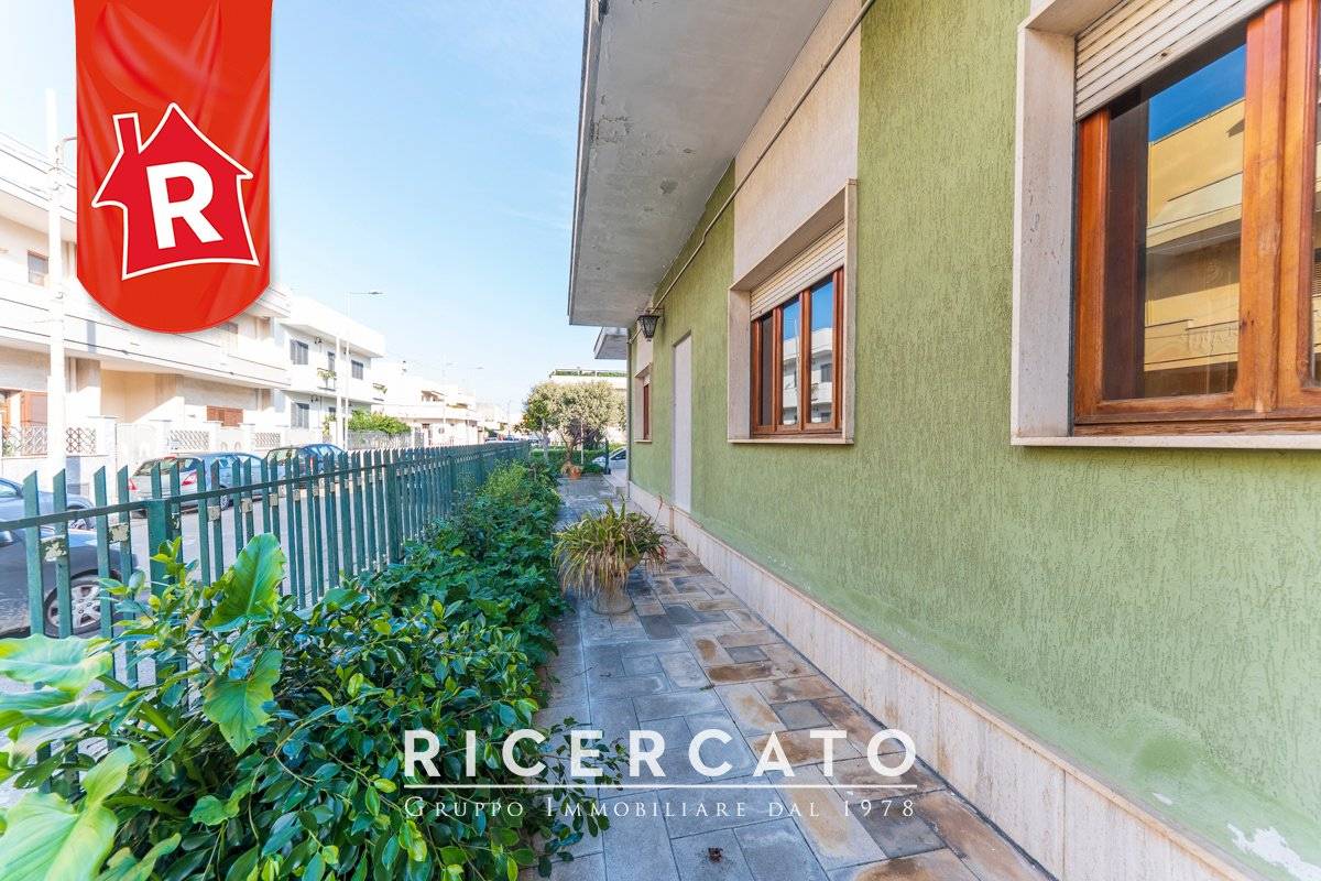 Вилла с 3 спальнями в Novoli, Италия № 137930