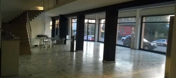 Коммерческая недвижимость с 5 комнатами в Лимбьяте, Италия № 86088 10