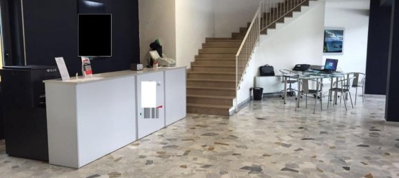 Коммерческая недвижимость с 5 комнатами в Лимбьяте, Италия № 86088 5