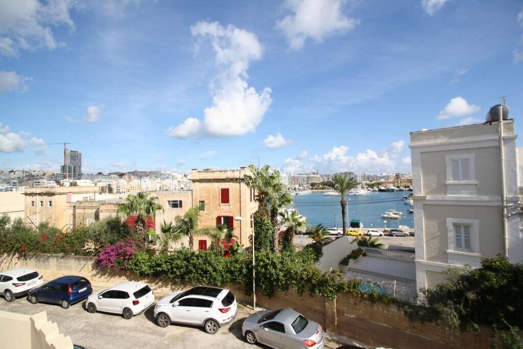 3 bedrooms Apartment in Ta' Xbiex, Malta No. 9367