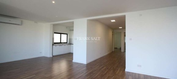 3 bedrooms Apartment in Ta' Xbiex, Malta No. 9367 11