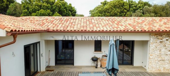 Вилла с 3 спальнями в Бонифачо, Франция № 269311 18