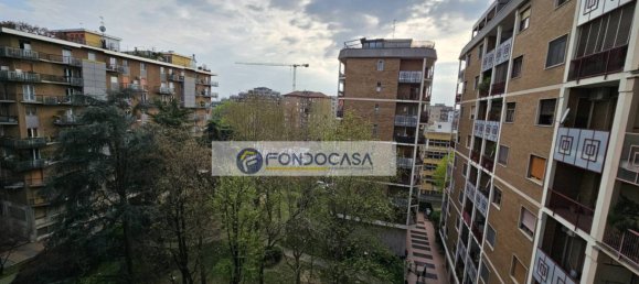 3 bedrooms Apartment in Milan, Italy No. 380902 24