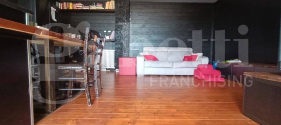 3 bedrooms Apartment in Milan, Italy No. 282650 4
