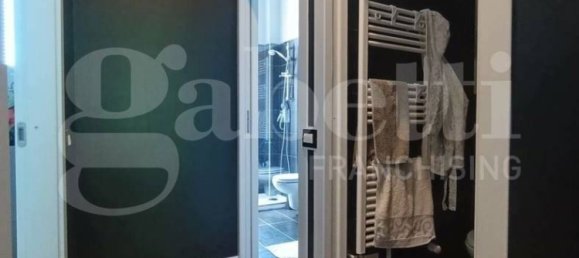 3 bedrooms Apartment in Milan, Italy No. 282650 23