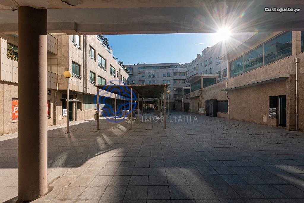 4 bedrooms Apartment in Espinho, Portugal No. 90877