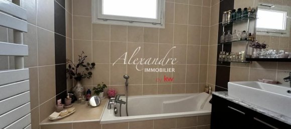 3 bedrooms Apartment in Saint-Ismier, France No. 189781 11