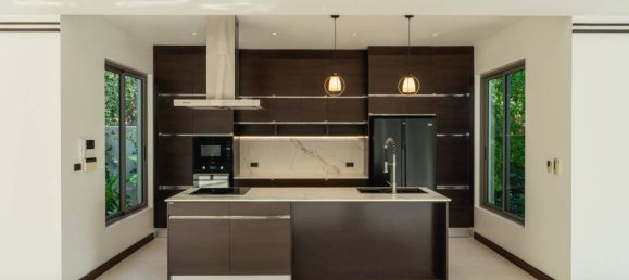 Villa de 5 dormitorios en Bang Tao, Thailand No. 26843 4