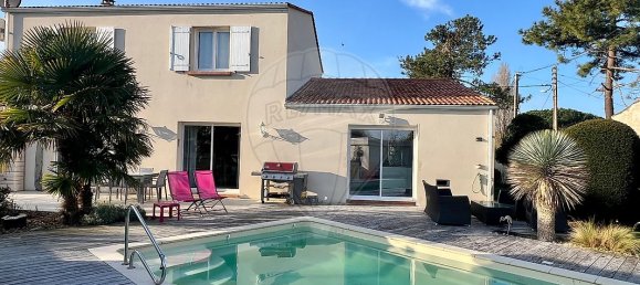 5 غرف نوم فيلا في La Tremblade, France رقم 329781 2