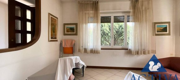 Villa de 11 dormitorios en Olgiate Olona, Italy No. 329693 9