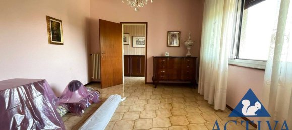 Villa de 11 dormitorios en Olgiate Olona, Italy No. 329693 32