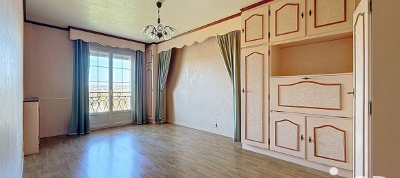 5 bedrooms House in Breuillet, France No. 322368 10