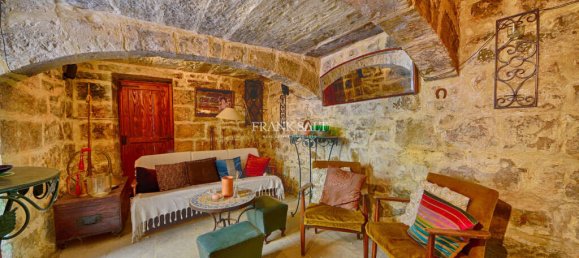 4 bedrooms House in Zurrieq, Malta No. 1700 17