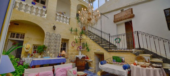 4 bedrooms House in Zurrieq, Malta No. 1700 9